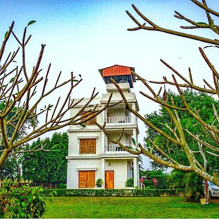 Raktokorobi Karu Gram Hotel Sri Niketan Bagian luar foto