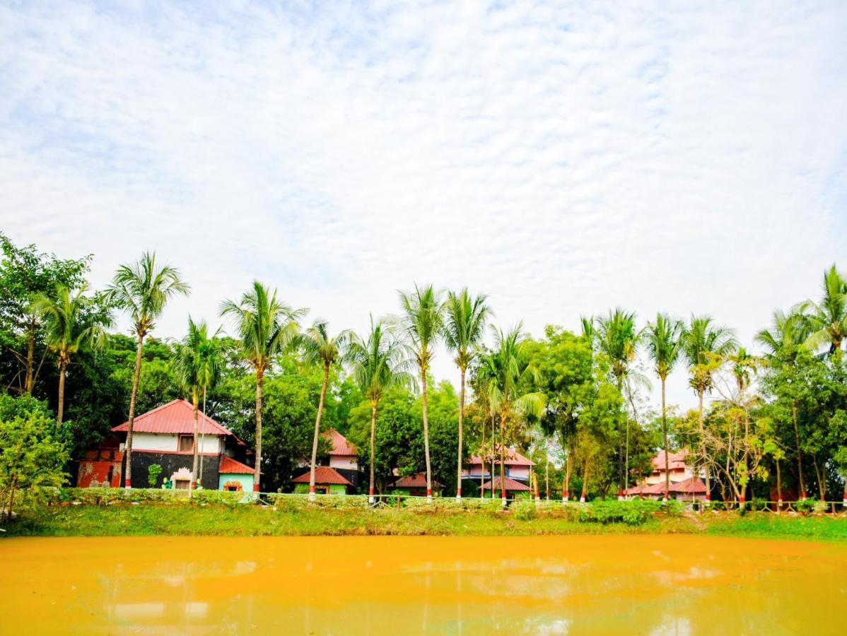 Raktokorobi Karu Gram Hotel Sri Niketan Bagian luar foto