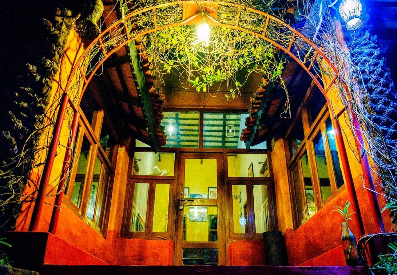 Raktokorobi Karu Gram Hotel Sri Niketan Bagian luar foto