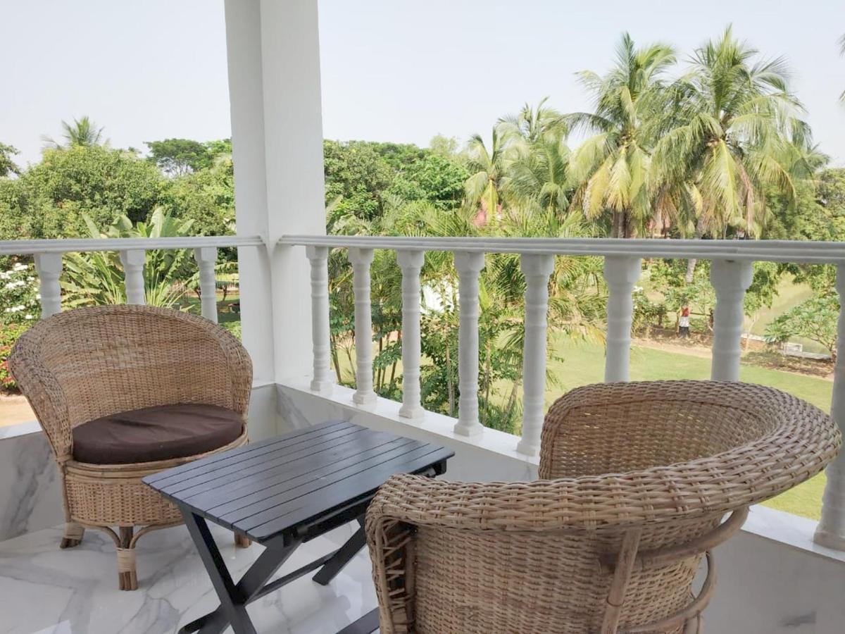 Raktokorobi Karu Gram Hotel Sri Niketan Bagian luar foto
