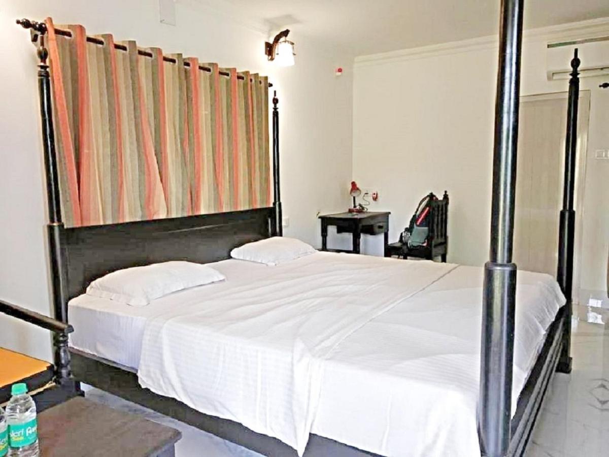 Raktokorobi Karu Gram Hotel Sri Niketan Bagian luar foto